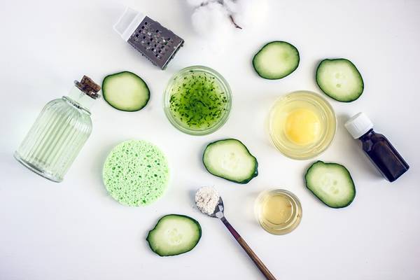 Cucumbers are great home remedies to tighten skin on stomach.
