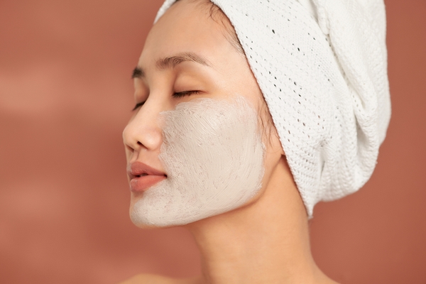 Benefit #5: Exfoliating prevents acne breakouts and blemishes.