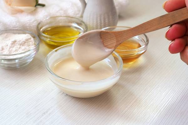 Milk and honey can treat dry itchy skin on legs.