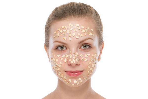 An oatmeal bath is one of the best home remedies for dry skin on face.