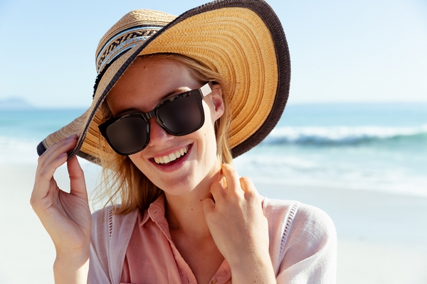 Sun protection is a good remedy to remove deep forehead wrinkles.