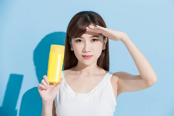 Sunscreens are good for reducing sun damage on face.