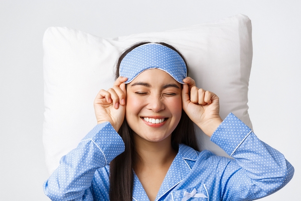 Get plenty of beauty sleep for clear skin.