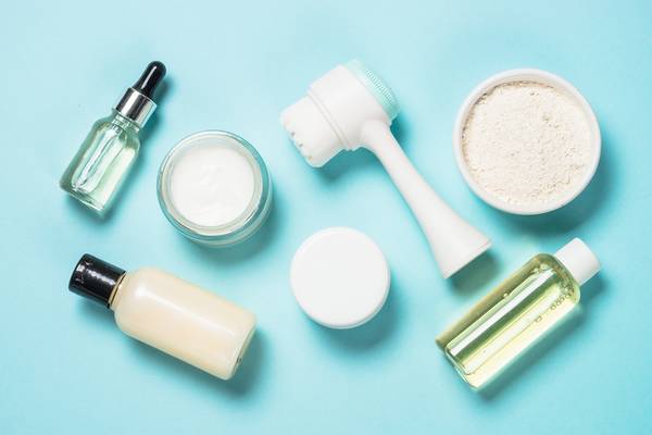 An aspirin mask can reduce acne redness and scars.