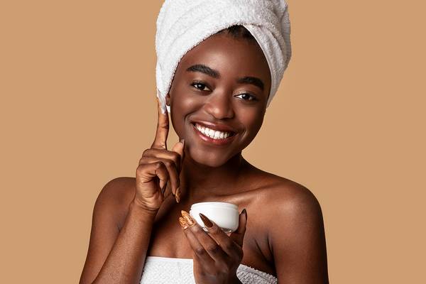 Moisturize your face in the morning