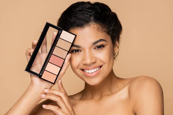 Prepare your makeup routine carefully to stop oily face and skin.