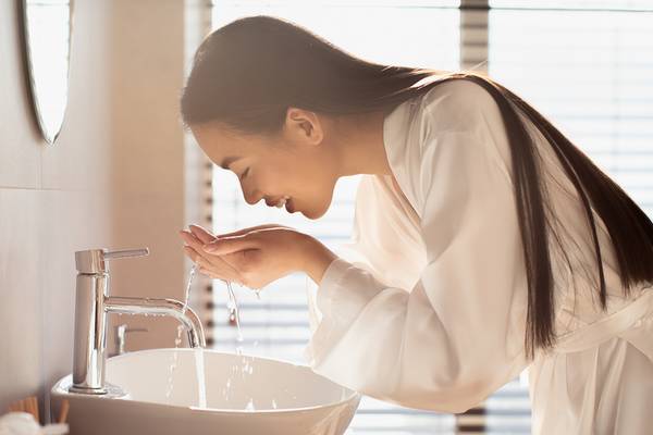No, you shouldn't wash your face for six hours after Hydrafacial treatments.