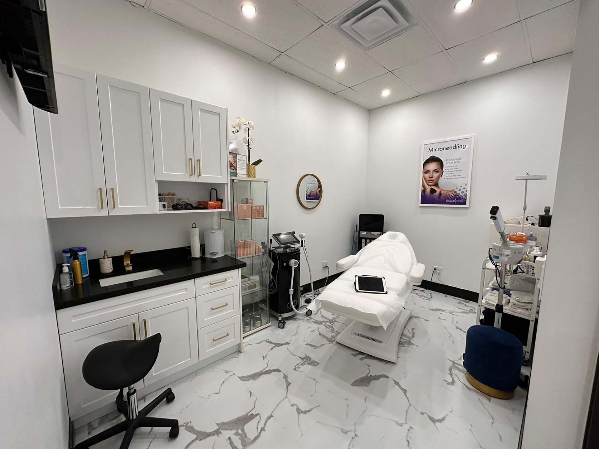 Treatment Room 02