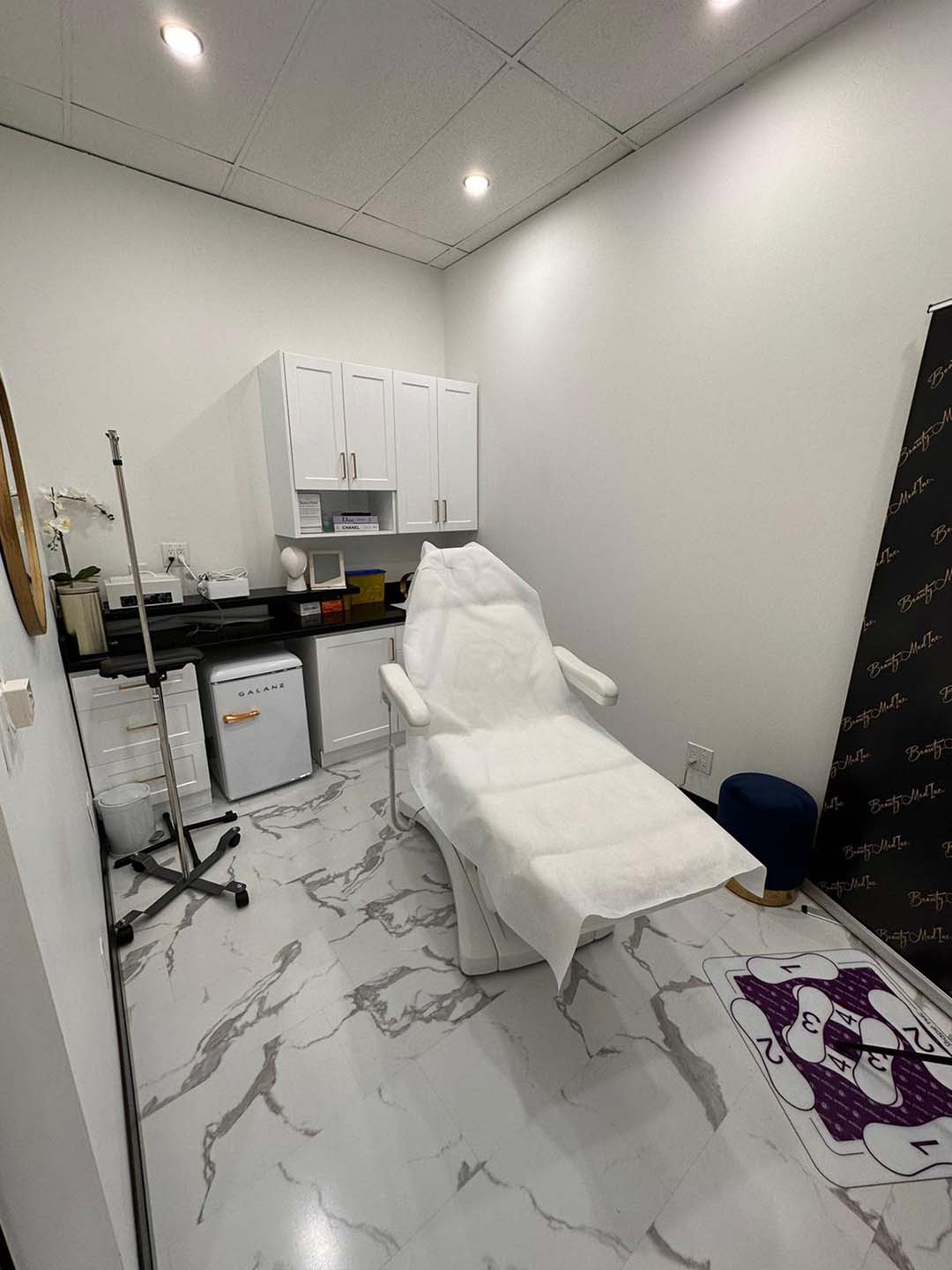 Treatment Room 03