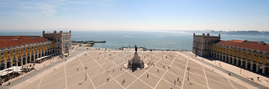 lisbon plaza by ocean