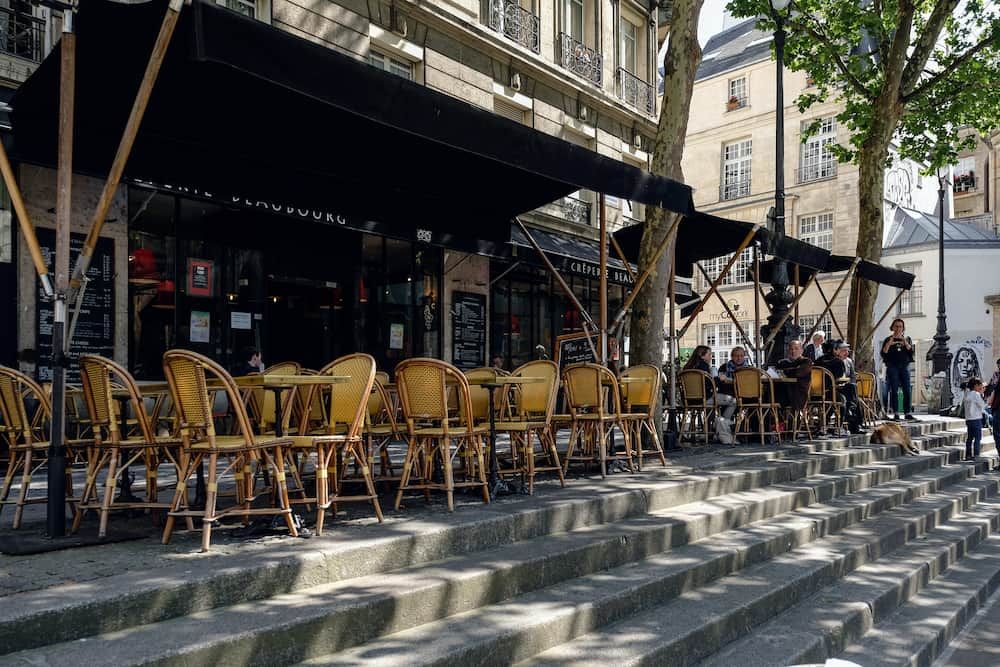 outdoor terrace bar