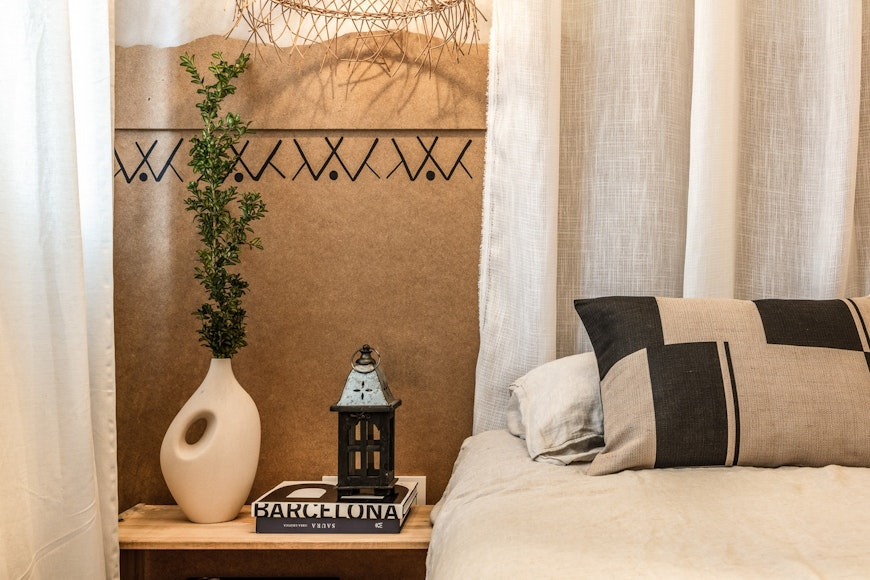 bedside table decor