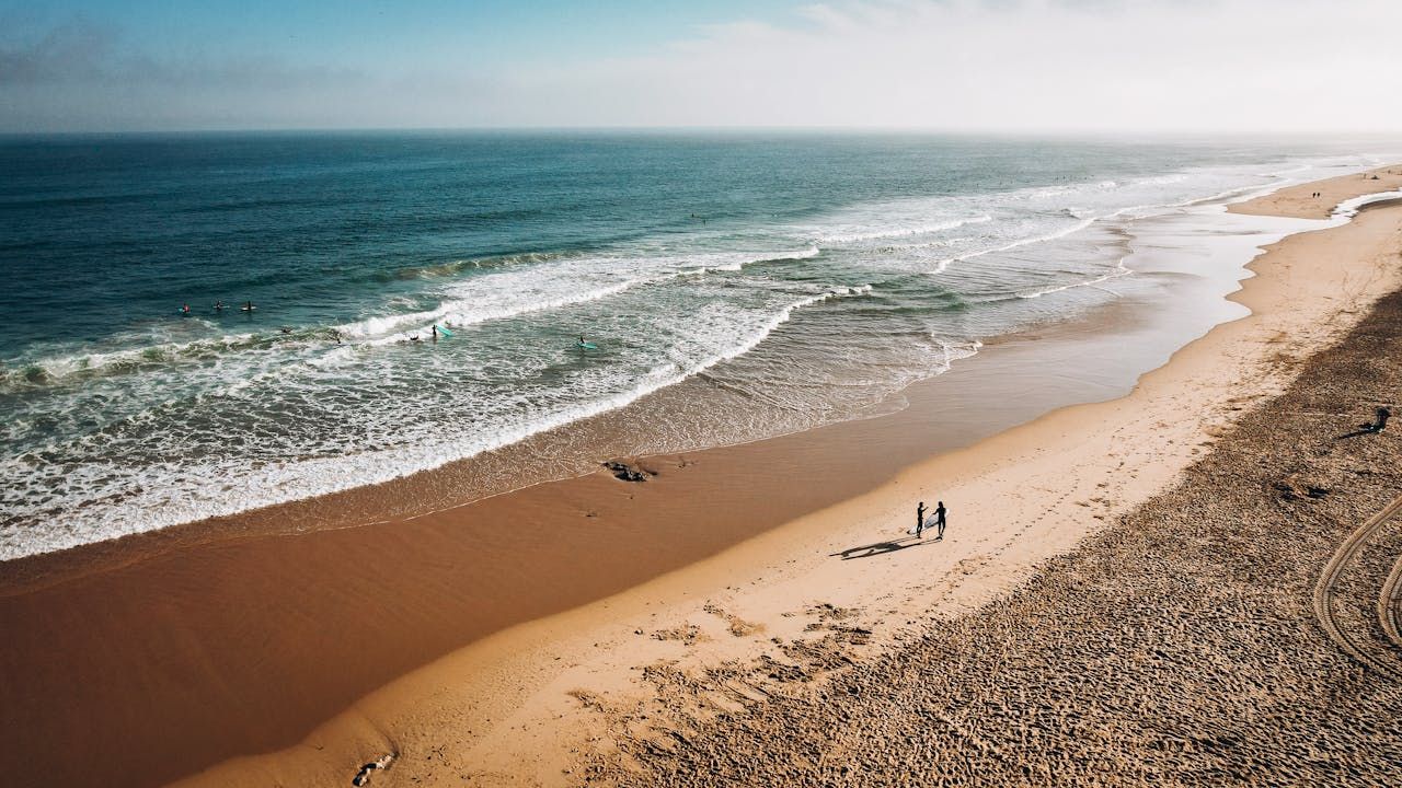Coast of Ericeira where two people are going to surf