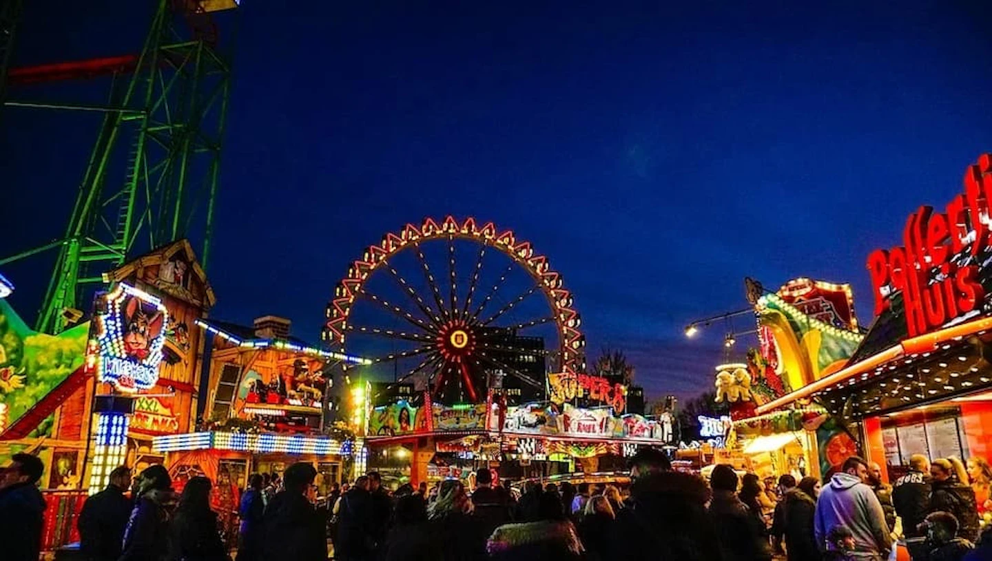 luces y atracciones del carnaval