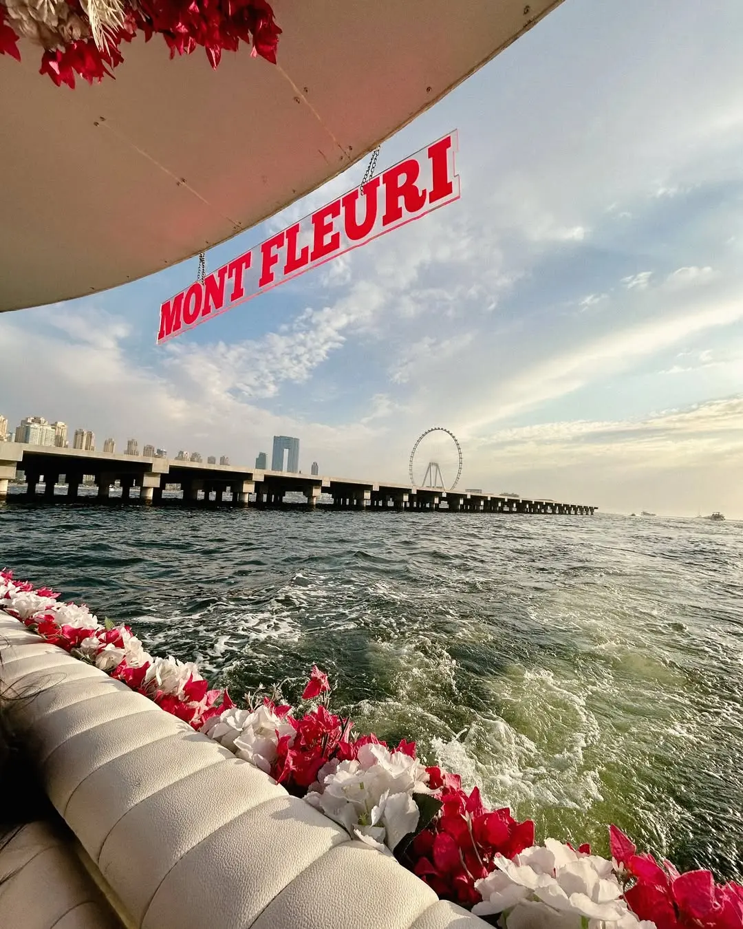 Discover Dubai Marina with Mont Fleuri’s best private tour. Ideal for couples, group of friends and family. Experience Dubai Marina like never before.