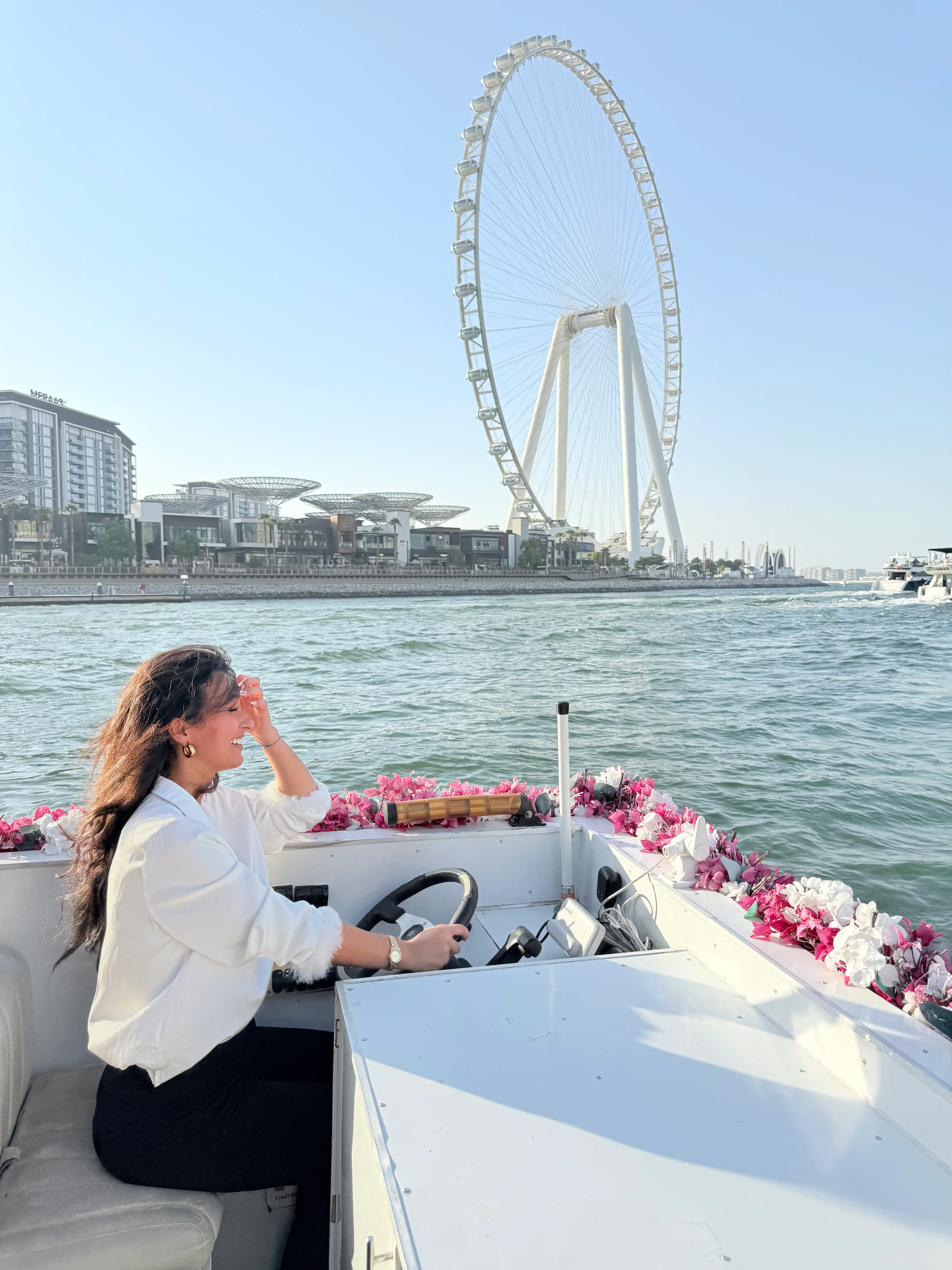 Discover Dubai JBR with Mont Fleuri’s most affordable tour. Ideal for couples, group of friends and family. Experience Dubai JBR and BlueWaters like never before
