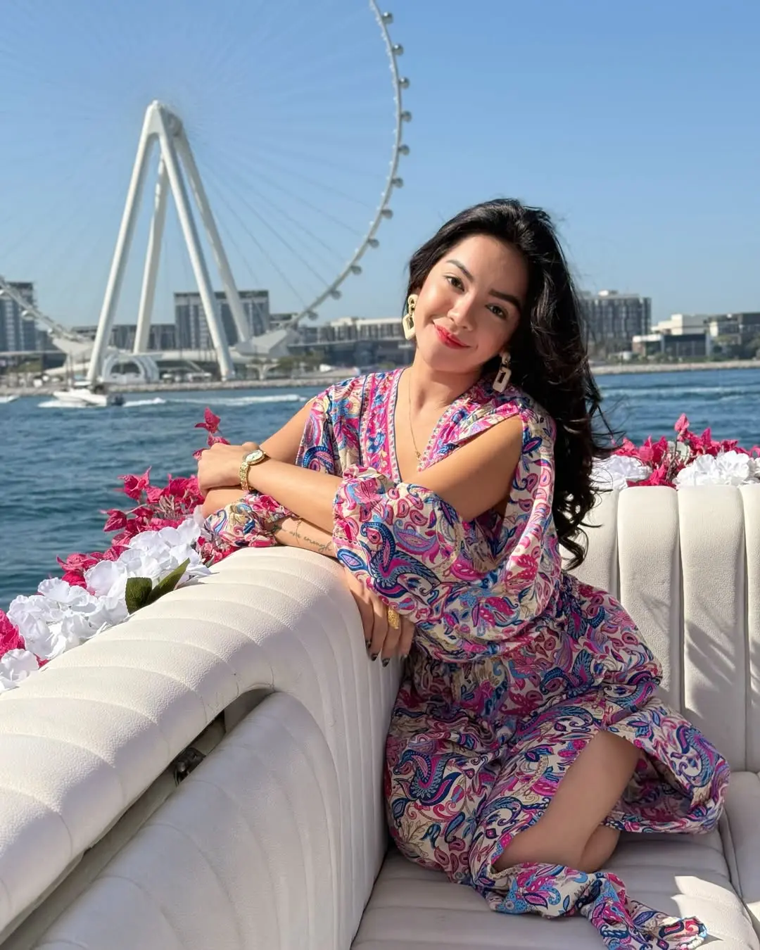 Discover Dubai JBR with Mont Fleuri’s most affordable tour. Ideal for couples, group of friends and family. Experience Dubai JBR and BlueWaters like never before