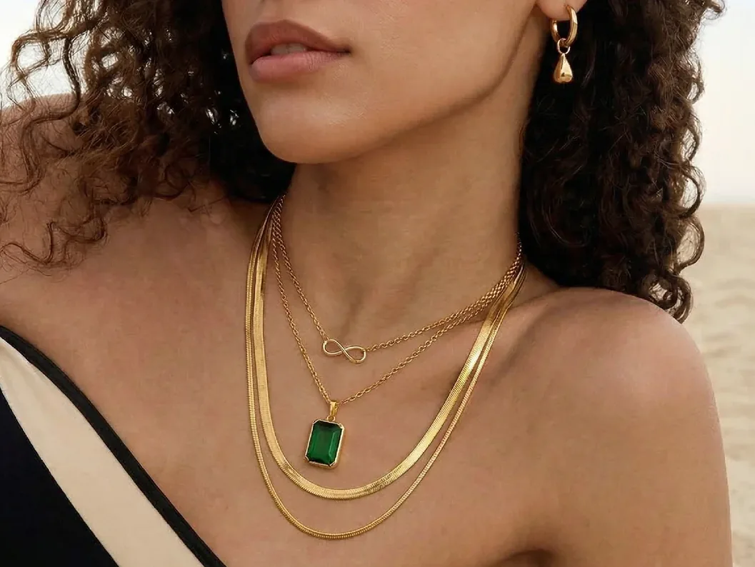 Palmonas jewellery worn by a customer