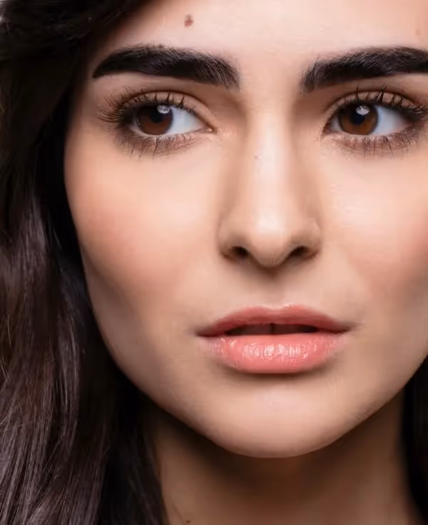 Softly structured and defined brows