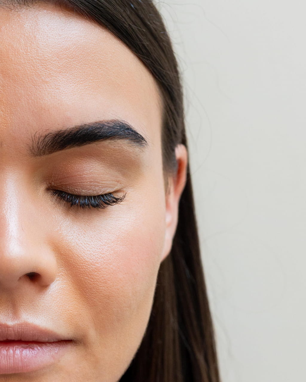 Guide to Eyebrow Tinting: How It Works & What to Expect