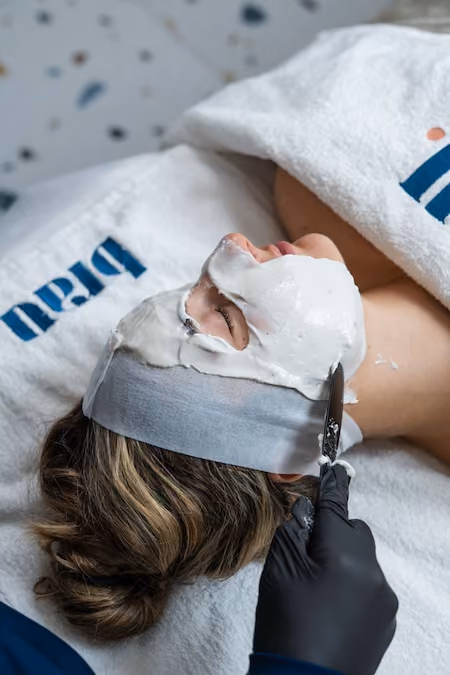 Calming mask after peeling treatment