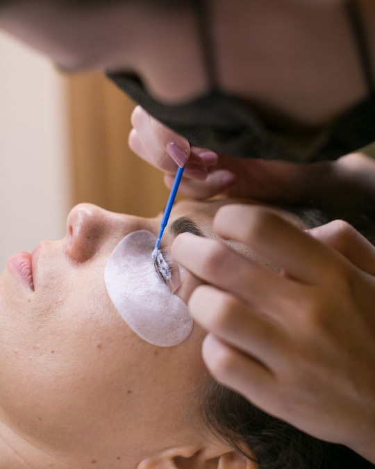 Lash lift and tint session