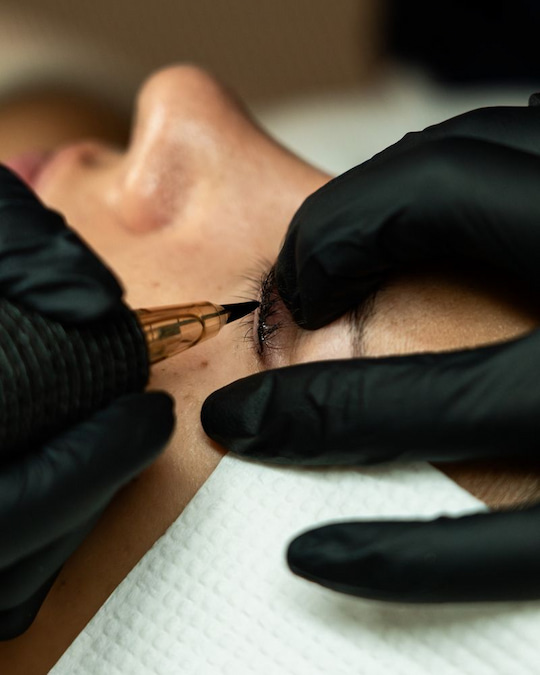Semi-permanent lash line enhancement