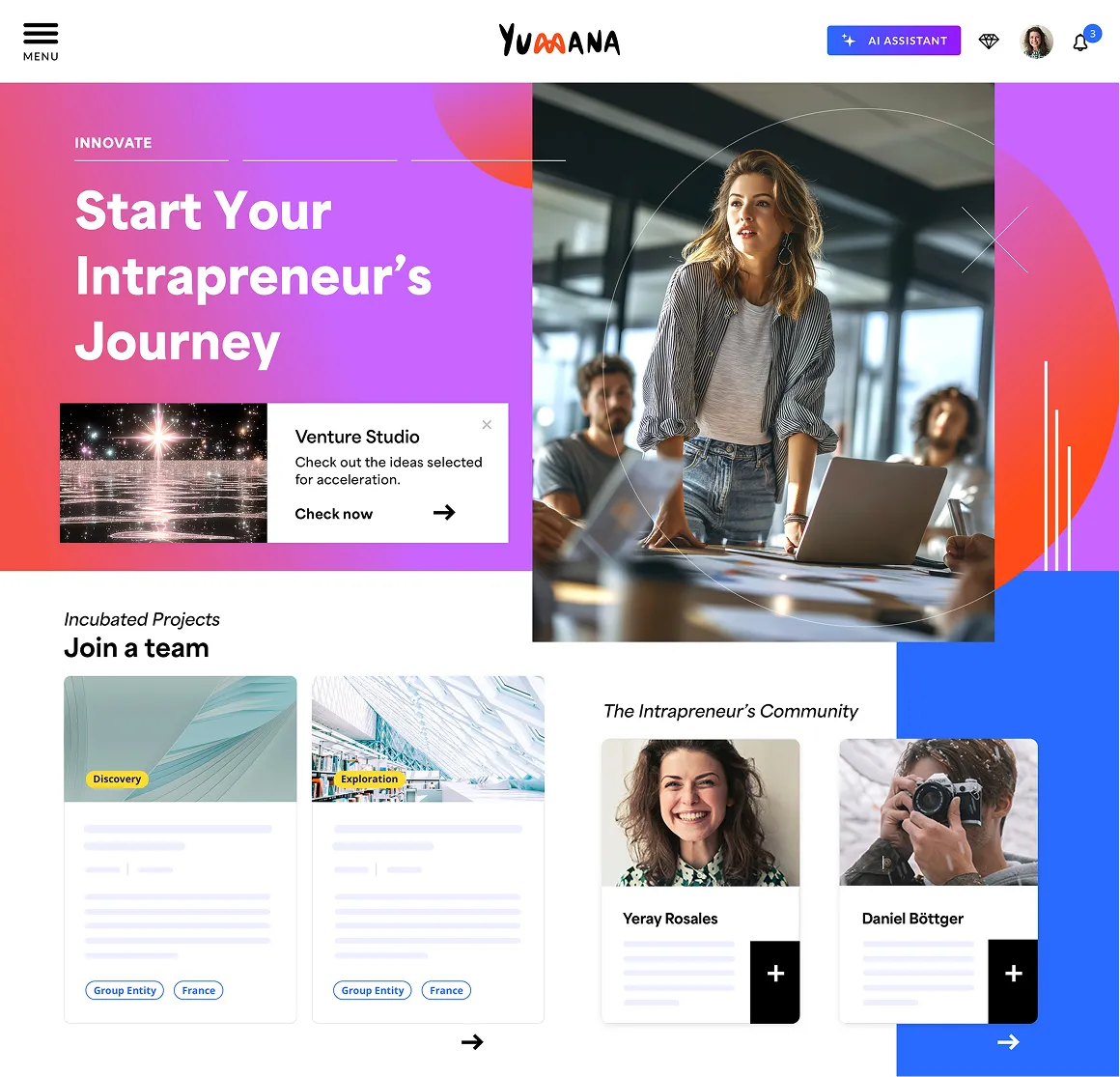 Employee leading an intrapreneurial project during a collaborative workshop within Yumana’s innovation platform.