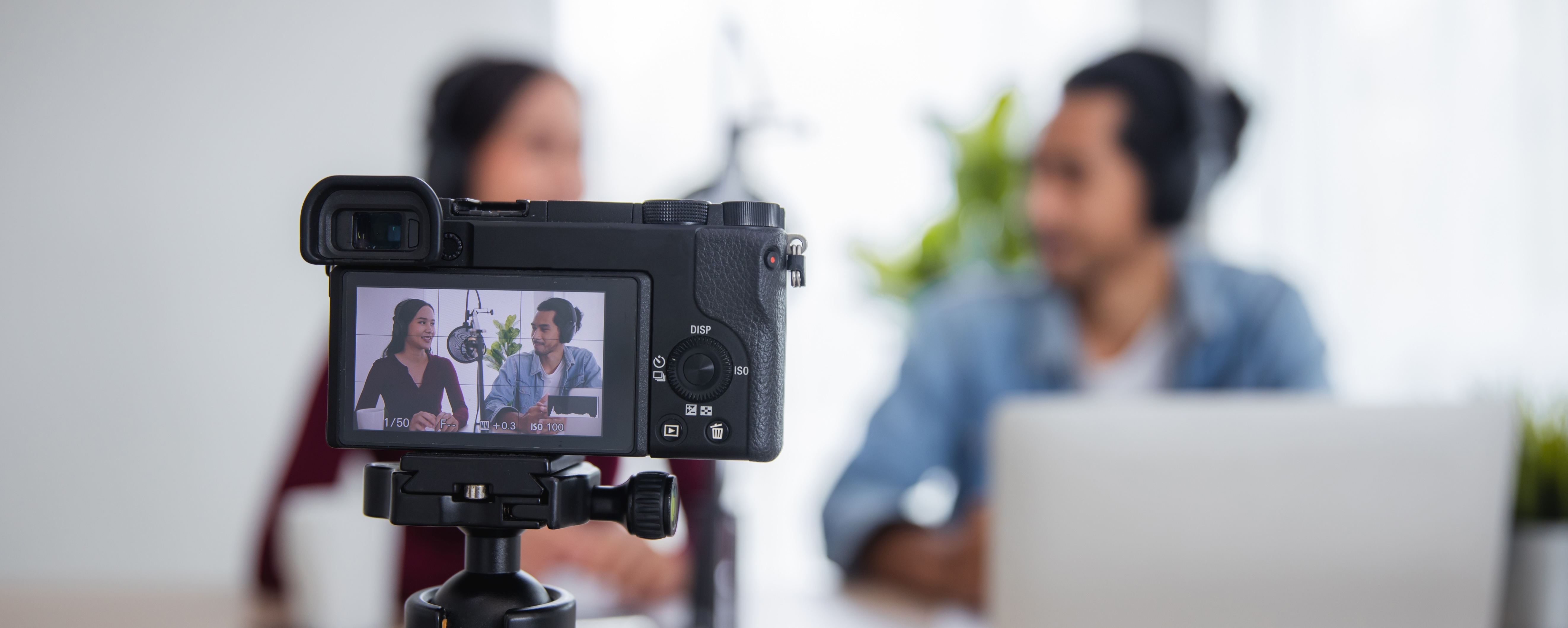 Sous-titres et accessibilité : pourquoi toutes vos vidéos B2B doivent être sous-titrées en 2026