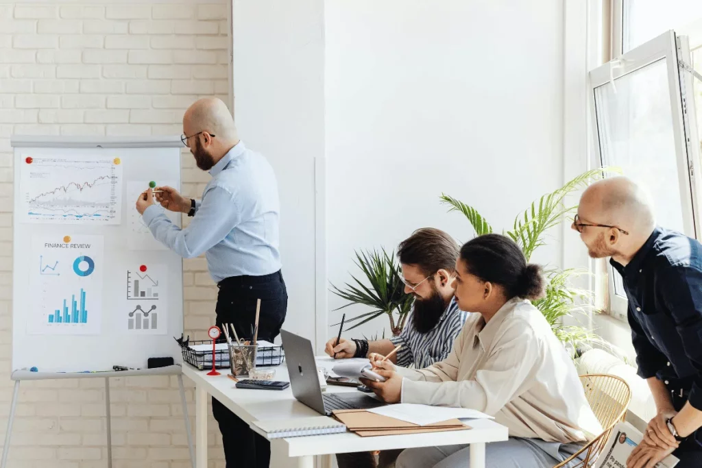 Corporate presentation with a focus on finance and growth metrics.