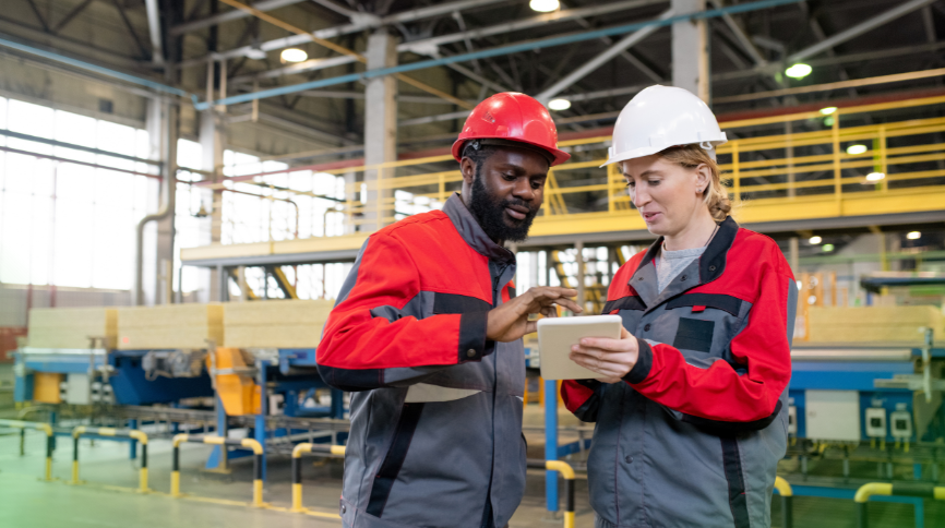 Real-Time Insight for Smarter Operations: Connecting People, Processes, and Performance in Manufacturing 