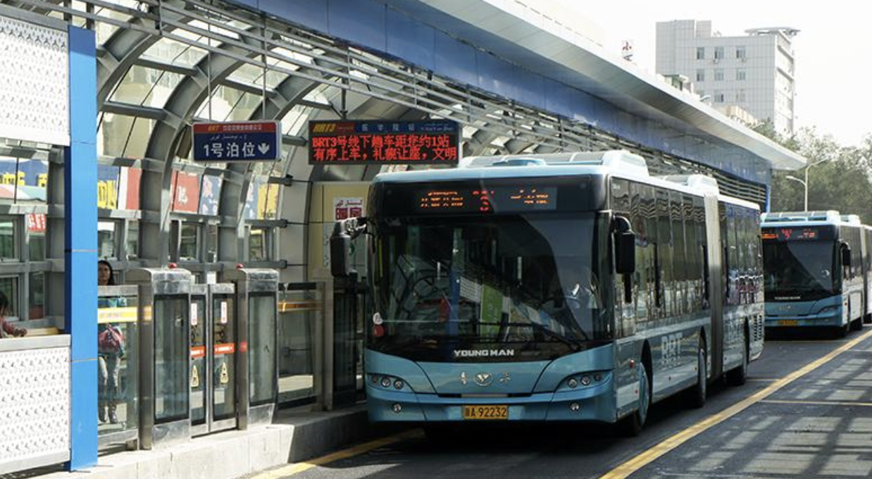 Mejora de la experiencia del pasajero en autobuses y transporte terrestre con comentarios en tiempo real