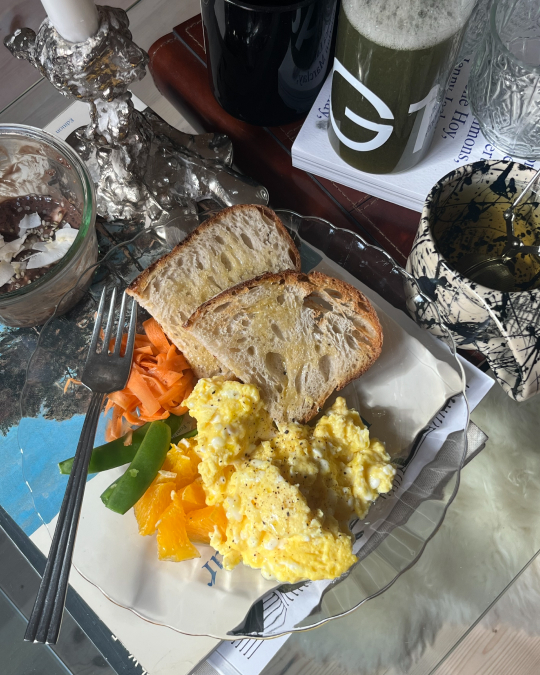 Toast with eggs