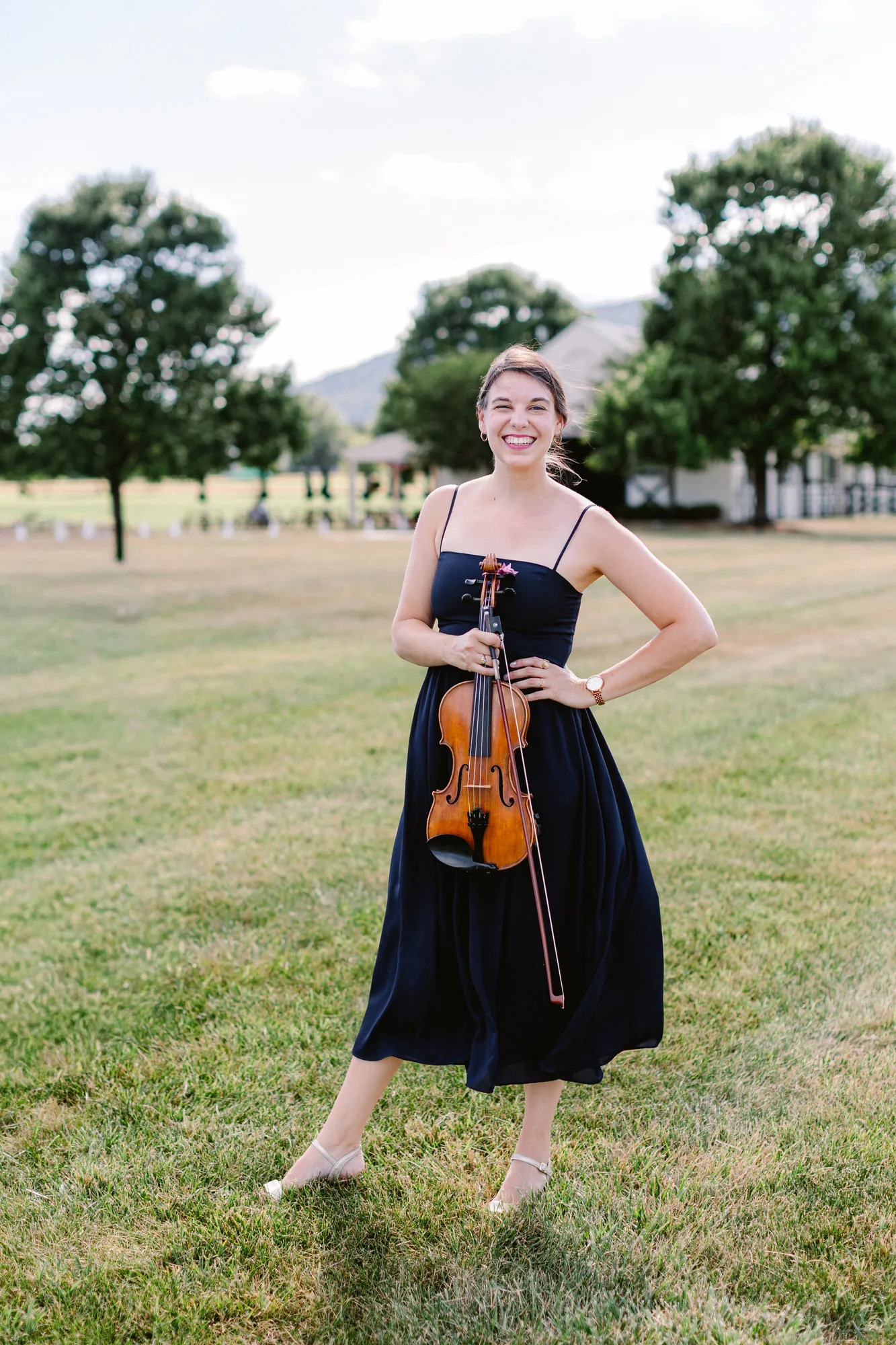 Kelly Chambers, Charlottesville wedding violinist specializing in ceremony and processional music.