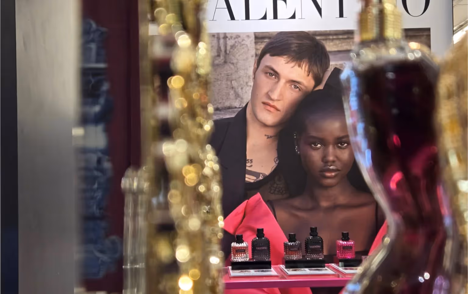 Valentino Fragrance Rollout at Shoppers Drug Mart Featured in Sign Media