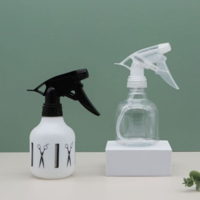 Clear PET trigger spray bottle 270mL with 24mm neck finish
