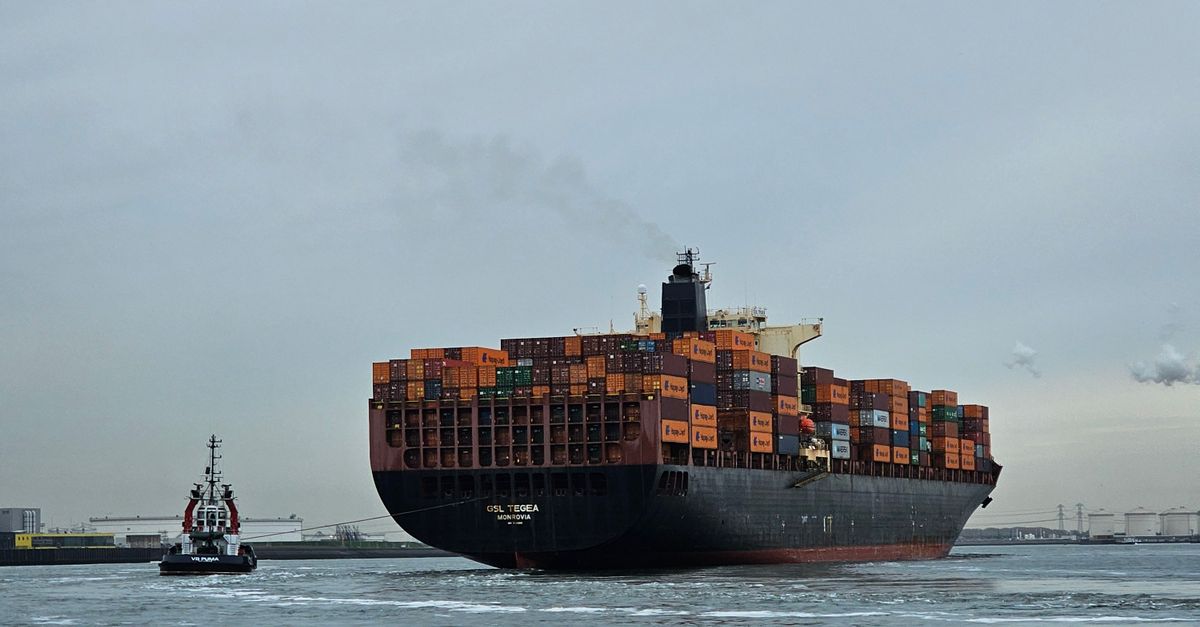 Container ship illustrating small-parcel import duty changes