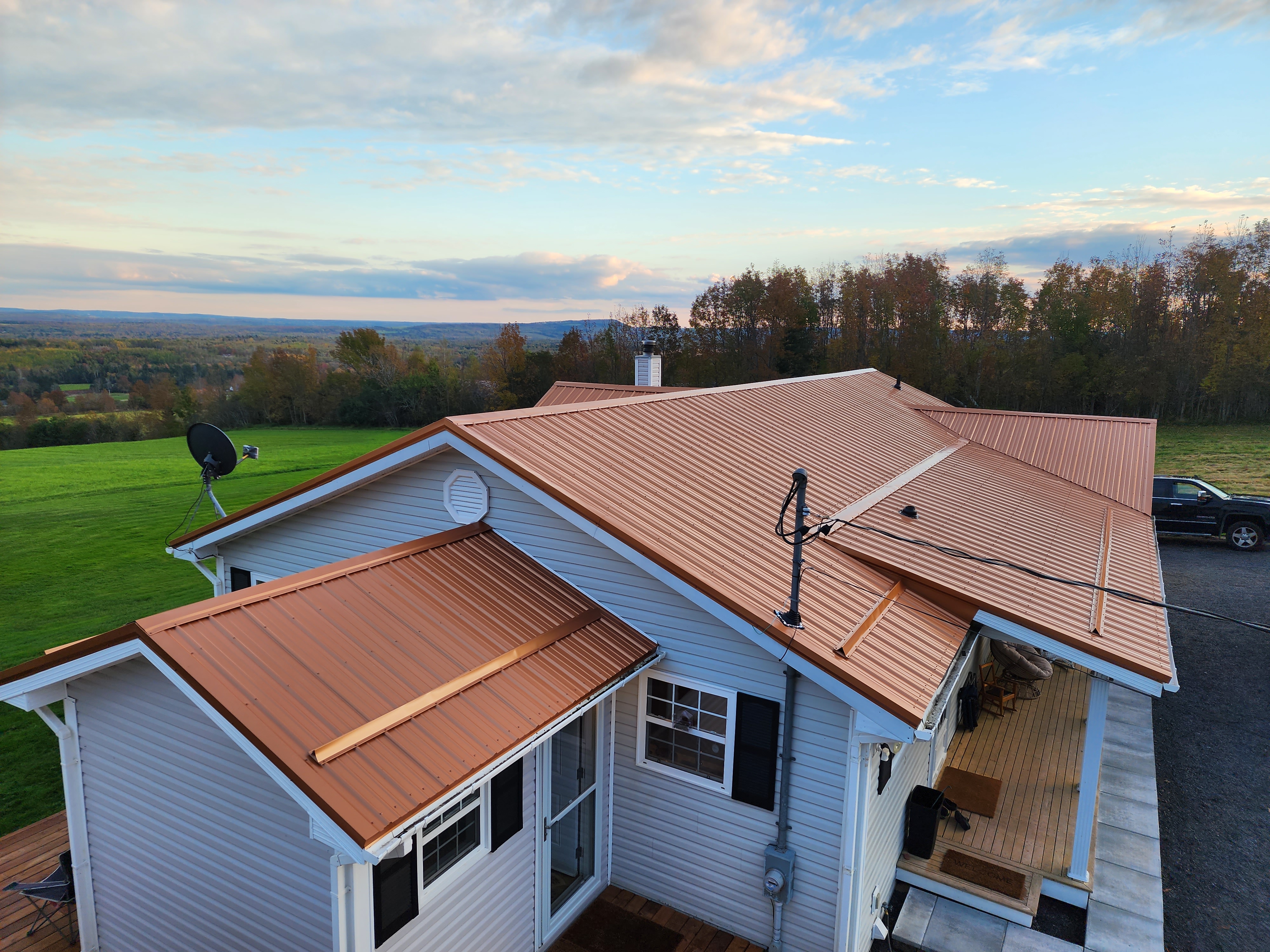 [background image] image of concert venue