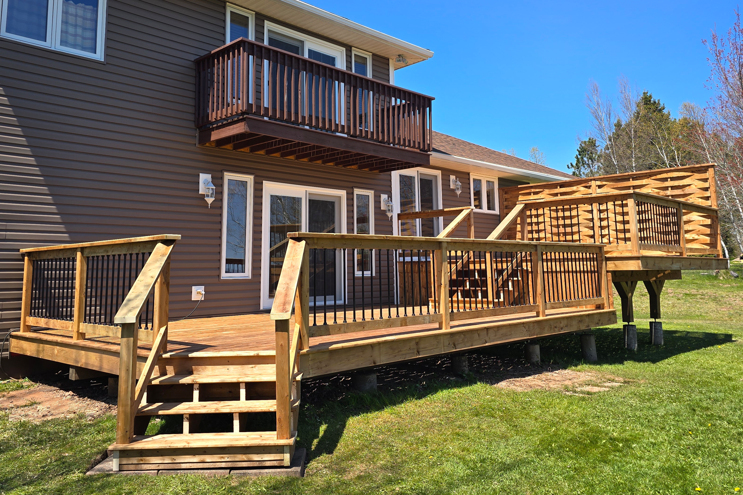 image of a sparkling bathroom for a cleaning service