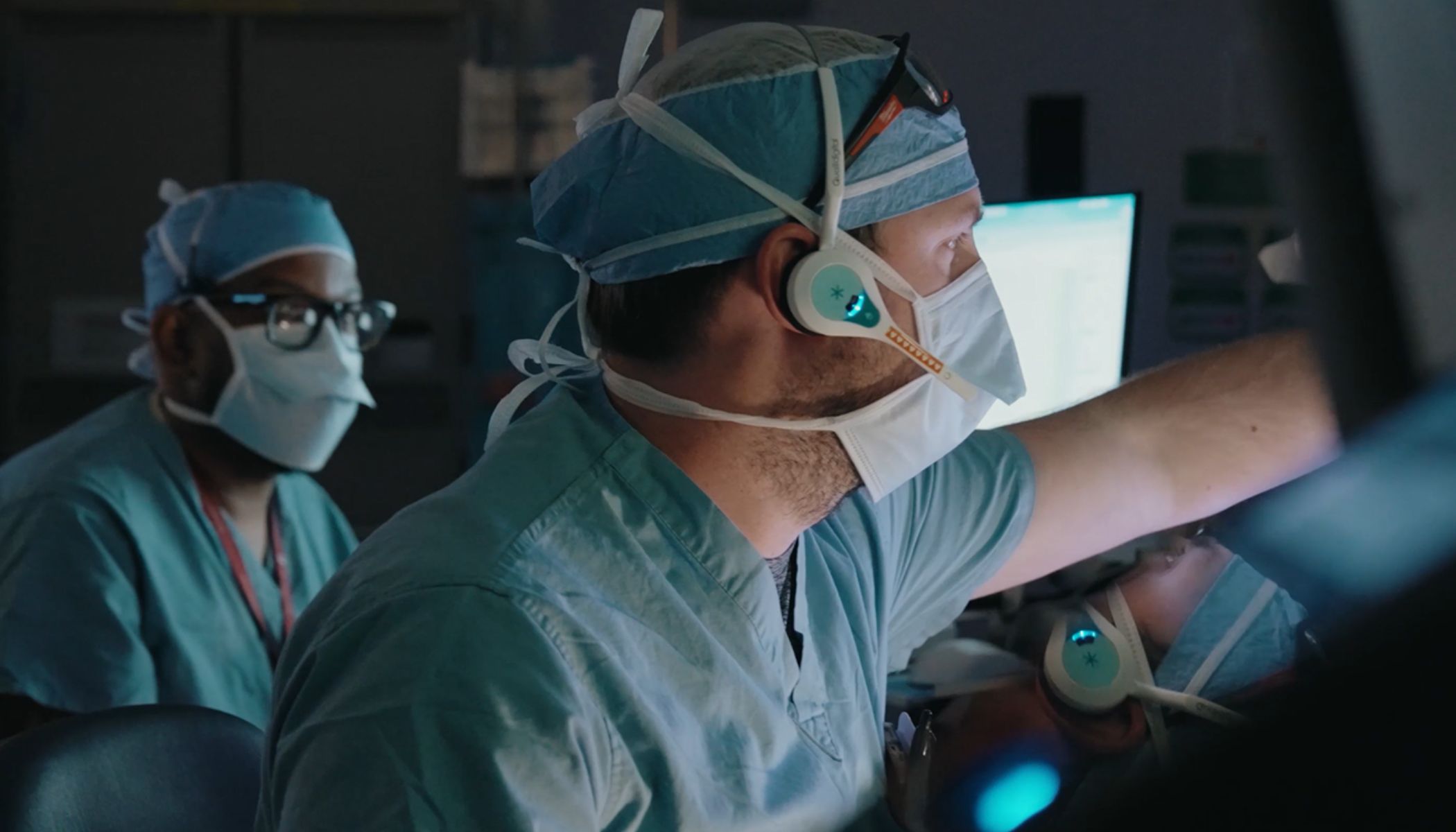 Surgeon wearing a Pro11 Wireless Headset