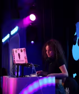 EVENT ENTERTAINMENT