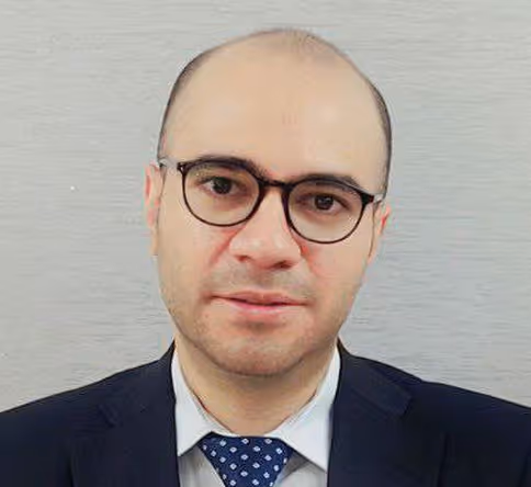 [headshot] image of customer (for a tech gadgets store)