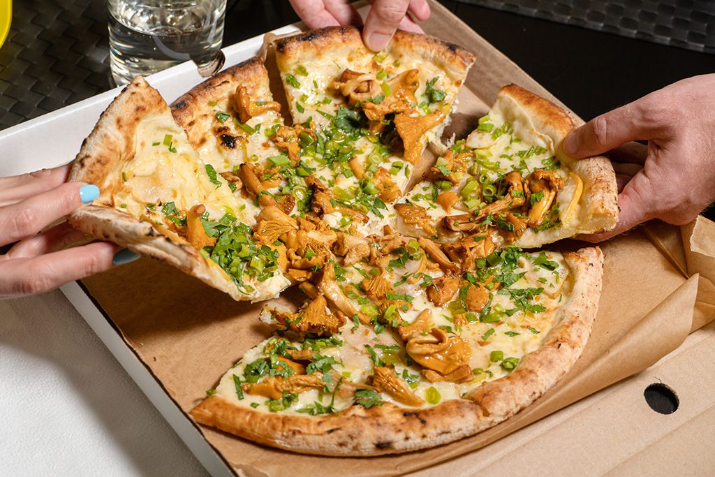 Everyday Etiquette with Kristi Spencer: Pizza Topping Snafu