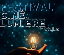 Affiche Festival Ciné Lumière de Stains avec ampoule dans une main