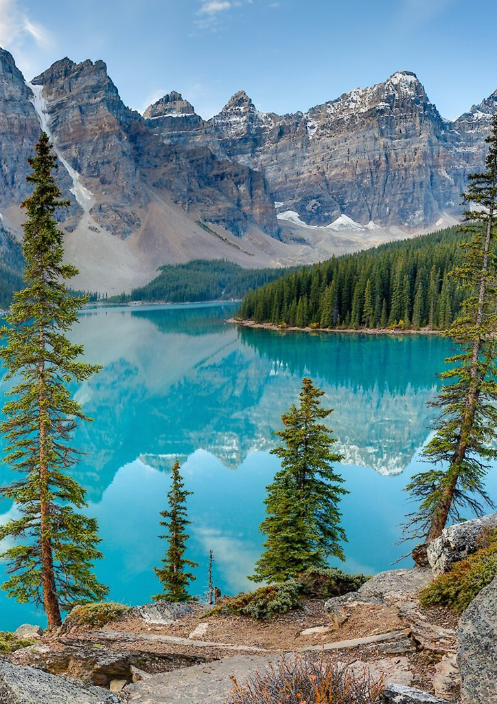 Beautiful view on Lake Louise in Canada
