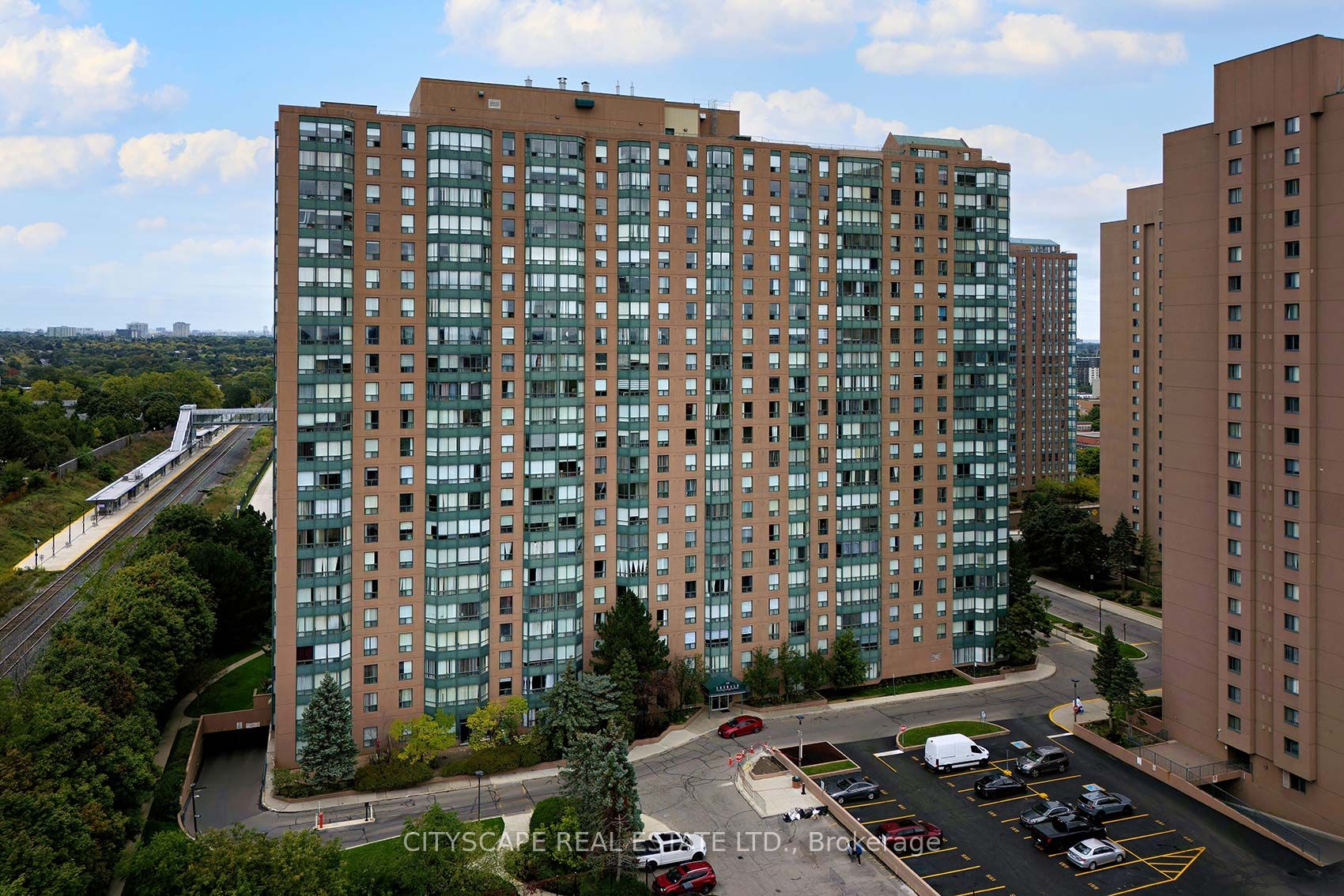 135 Hillcrest Avenue #1806