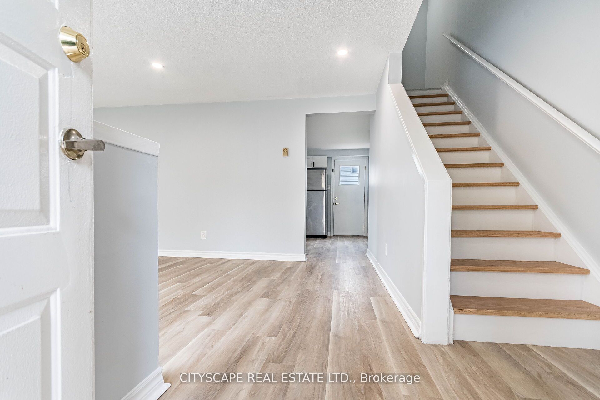 20 Mayfield Ave #8_6