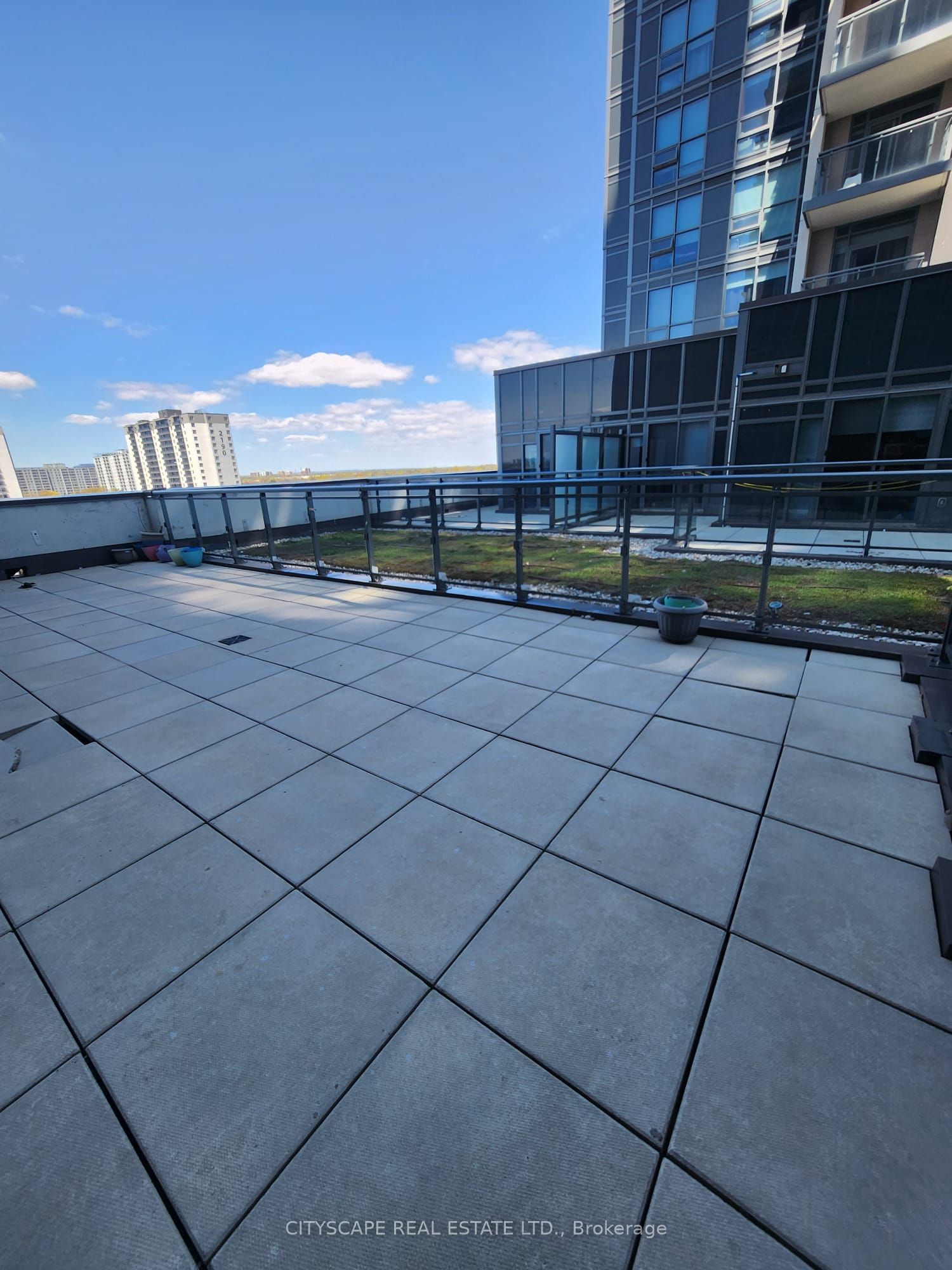 30 MEADOWGLEN Place #616_9