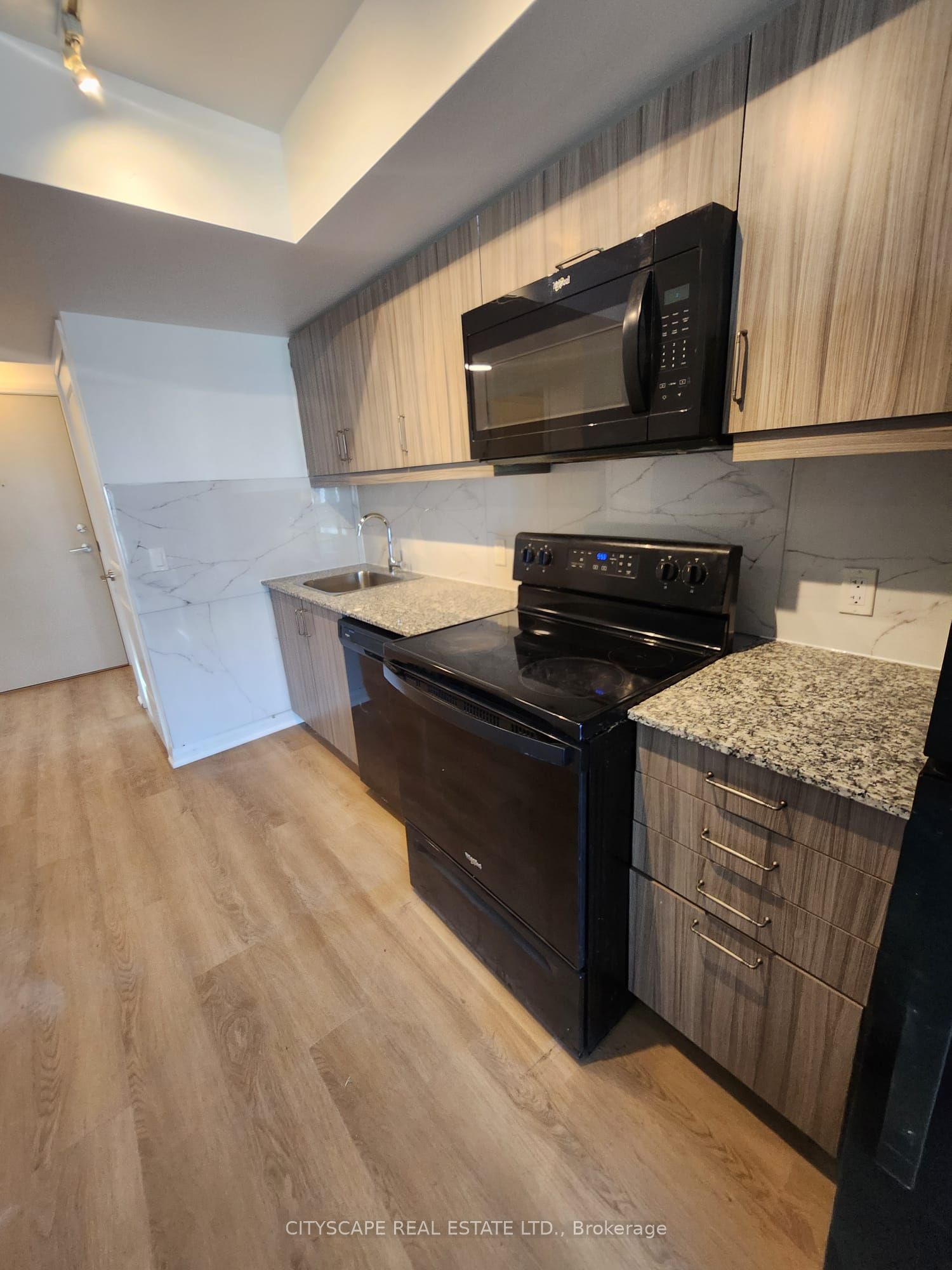 30 MEADOWGLEN Place #616_7