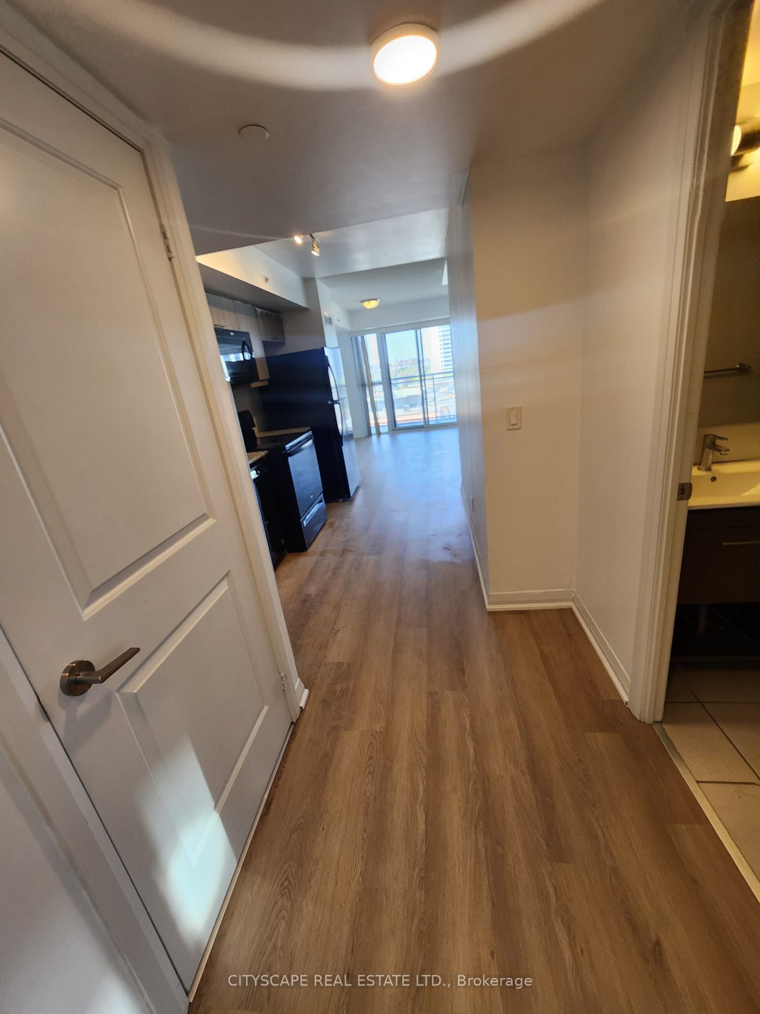 30 MEADOWGLEN Place #616_8